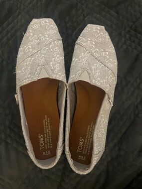 Toms Light Gray Music-Note Alpargata Slip-Ons